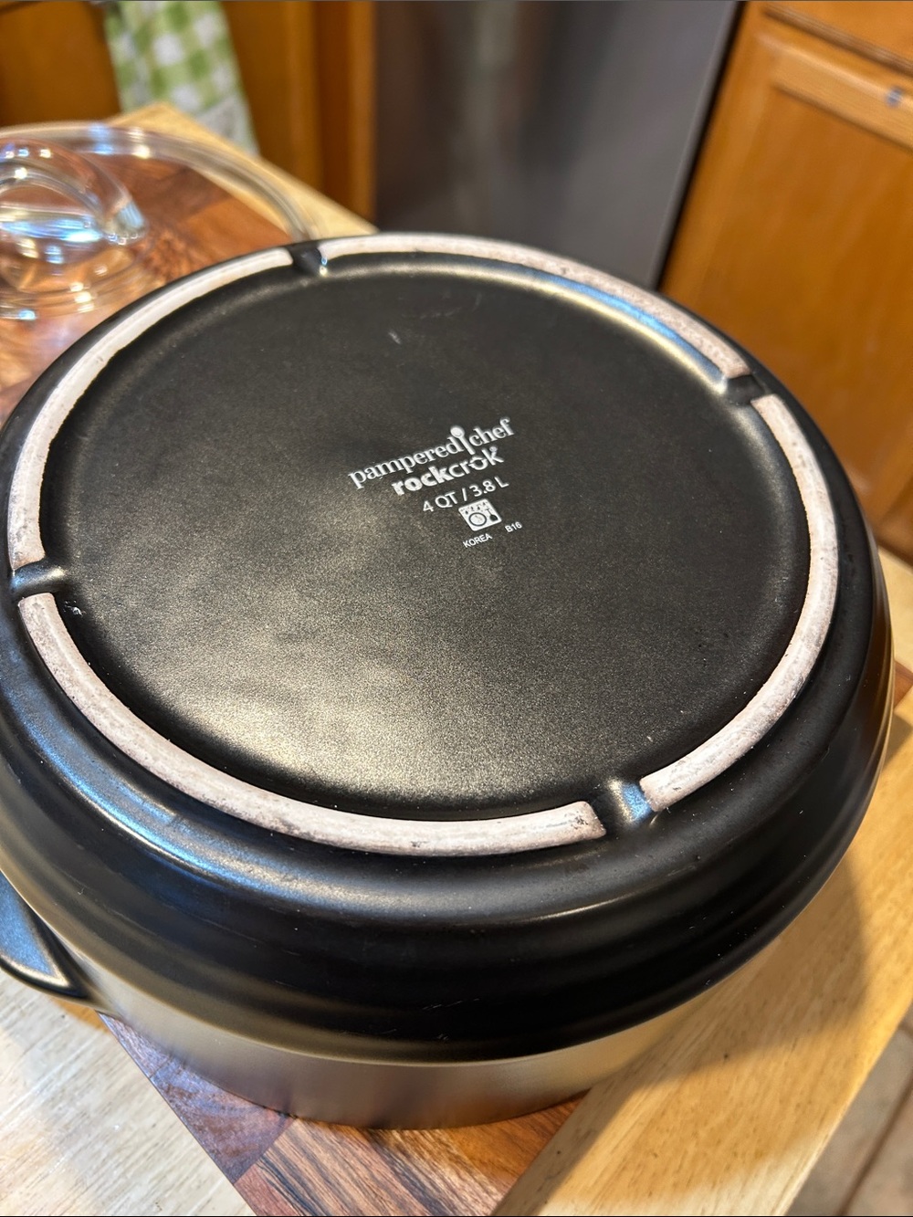 Pampered Chef Rockcrok  Dutch Oven with Glass Lid - Picture 3 of 7